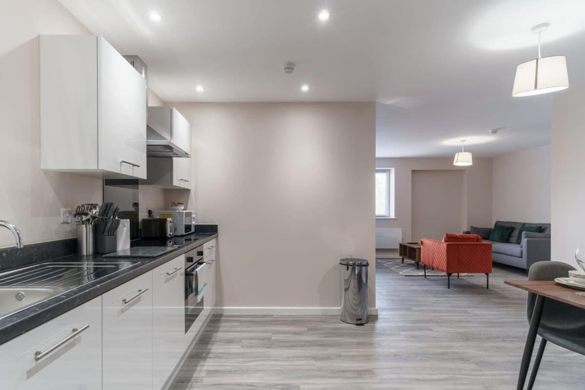 Bright 2 Bed Apartment Manchester - Sleeps 4 Luaran gambar