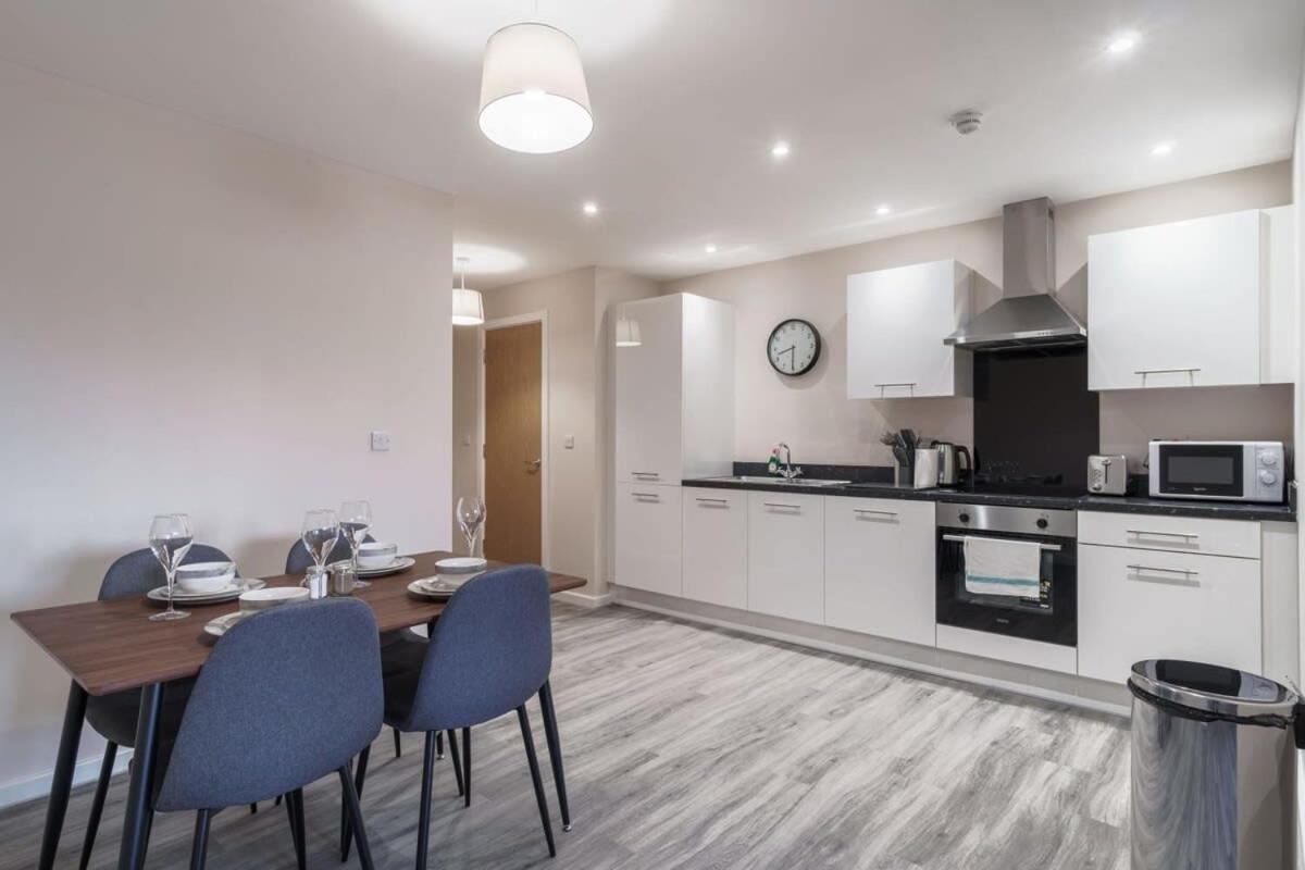Bright 2 Bed Apartment Manchester - Sleeps 4 Luaran gambar